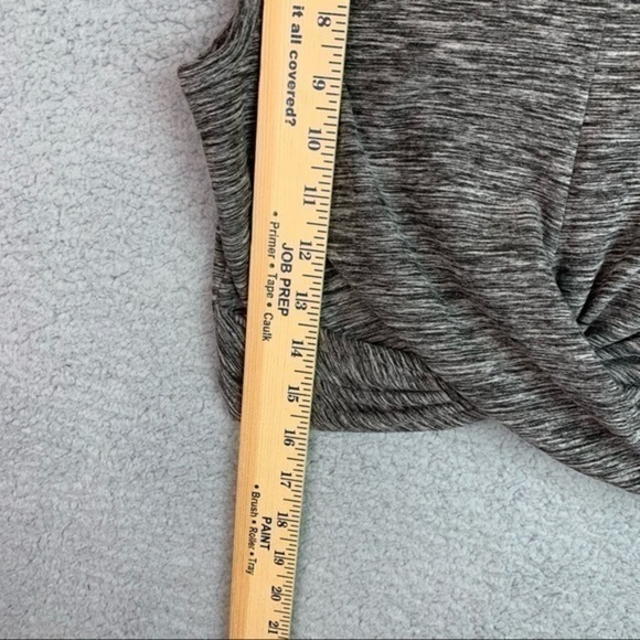 Yogalicious grey sleeveless tie front crop top womens small - Picture 6 of 9